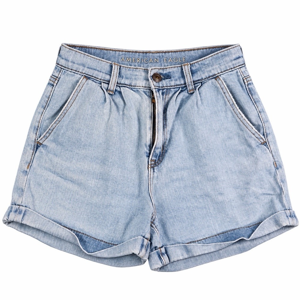 American Eagle Mom Short Cuffed Light Wash Size 0